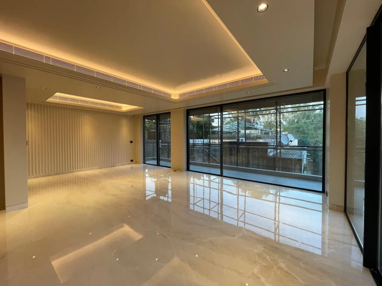 Drawing room and balcony